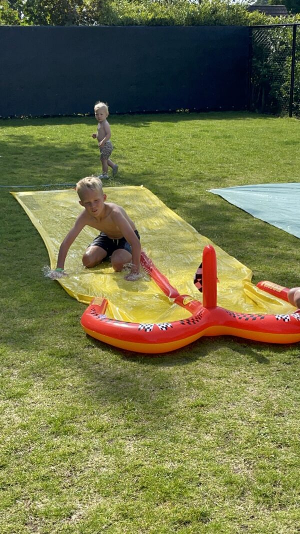 Swim Essentials Racing | Meerkleurige Opblaasbare Waterglijbaan - Afbeelding 7